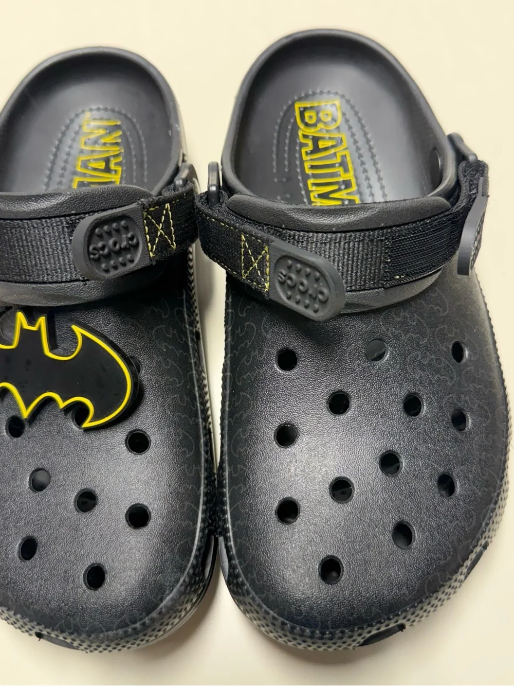 Crocs Crocband Batman Unisex Kids Black Yellow Clogs Comfort Breathable US 6